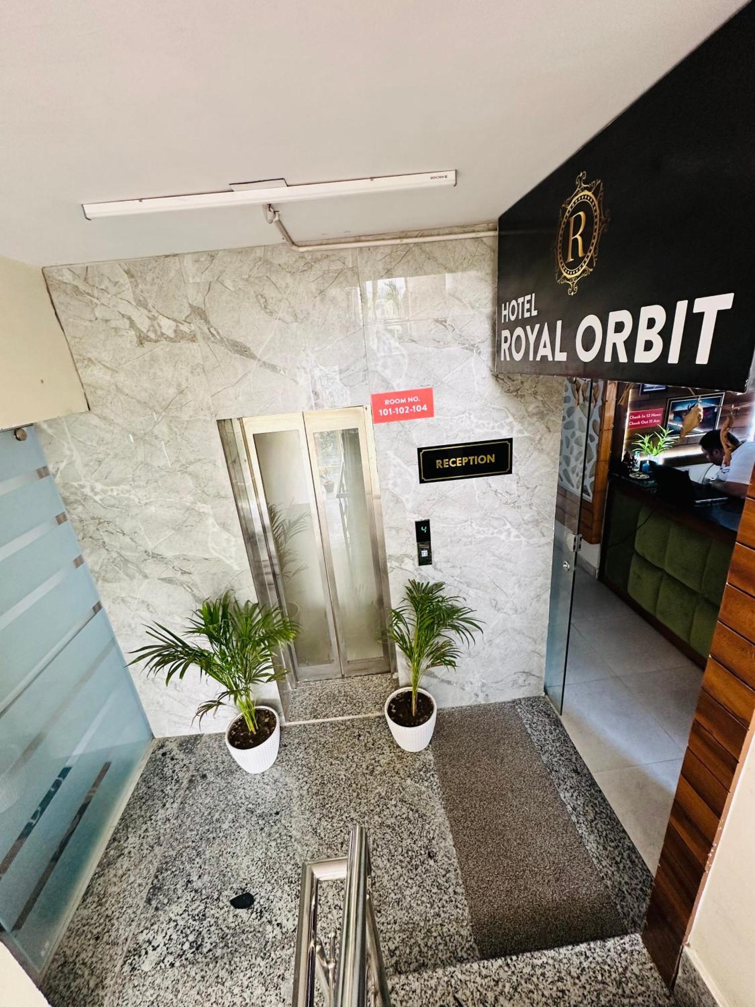 Hotel Royal Orbit By Arony Hospitality เดห์ราดุน ภายนอก รูปภาพ
