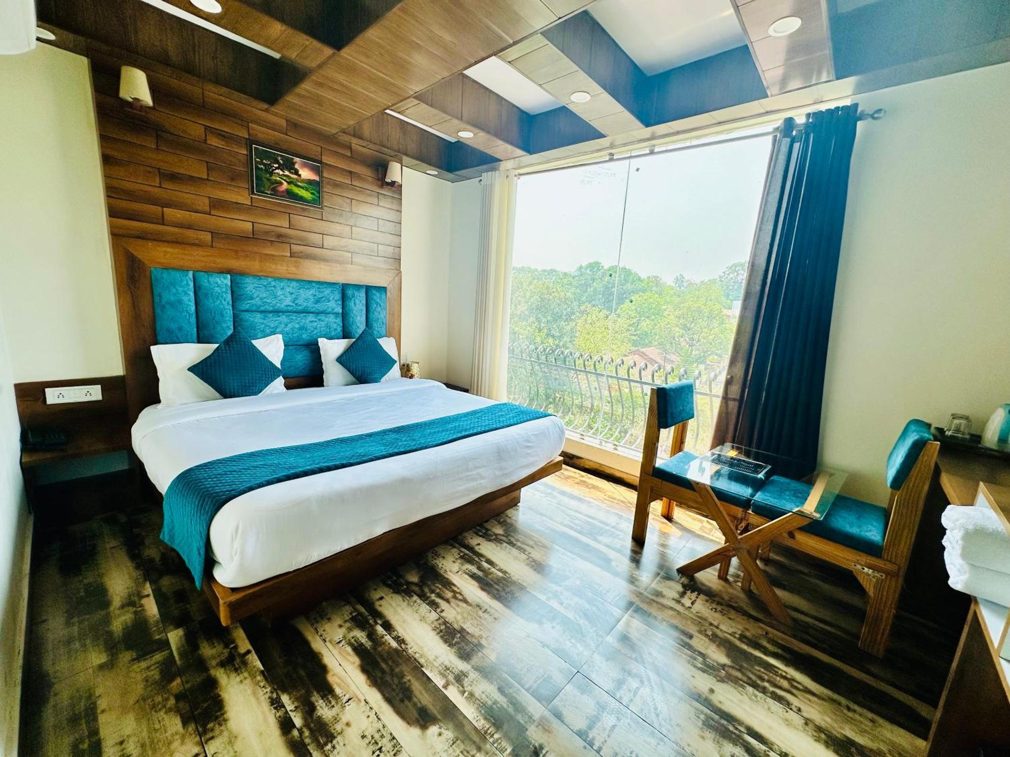 Hotel Royal Orbit By Arony Hospitality เดห์ราดุน ภายนอก รูปภาพ